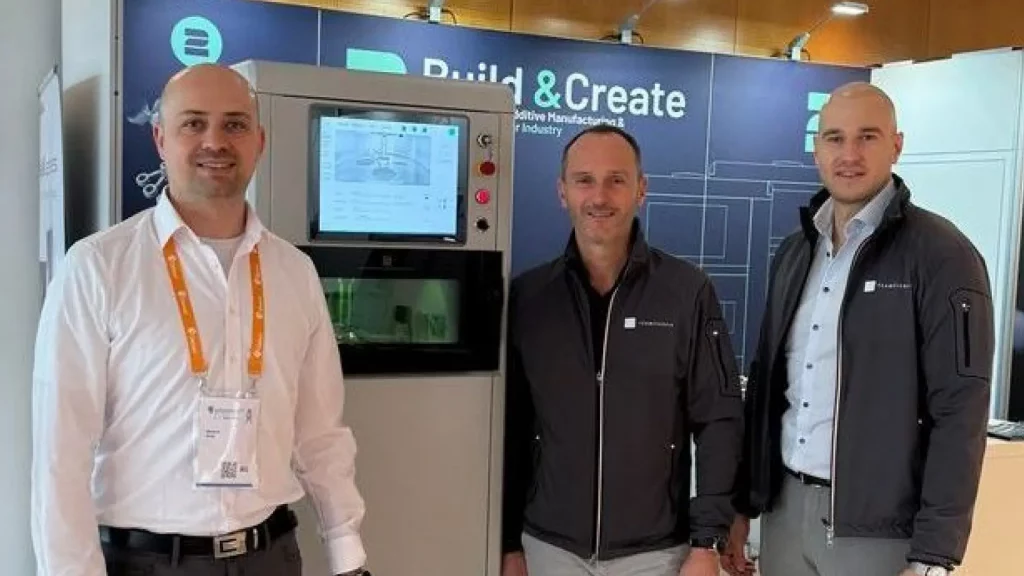 Markus Wolf (left) Founder & CTO of 2onelab and (right) Ralph and Niclas Ziereis CEO`s of TEAMZIEREIS