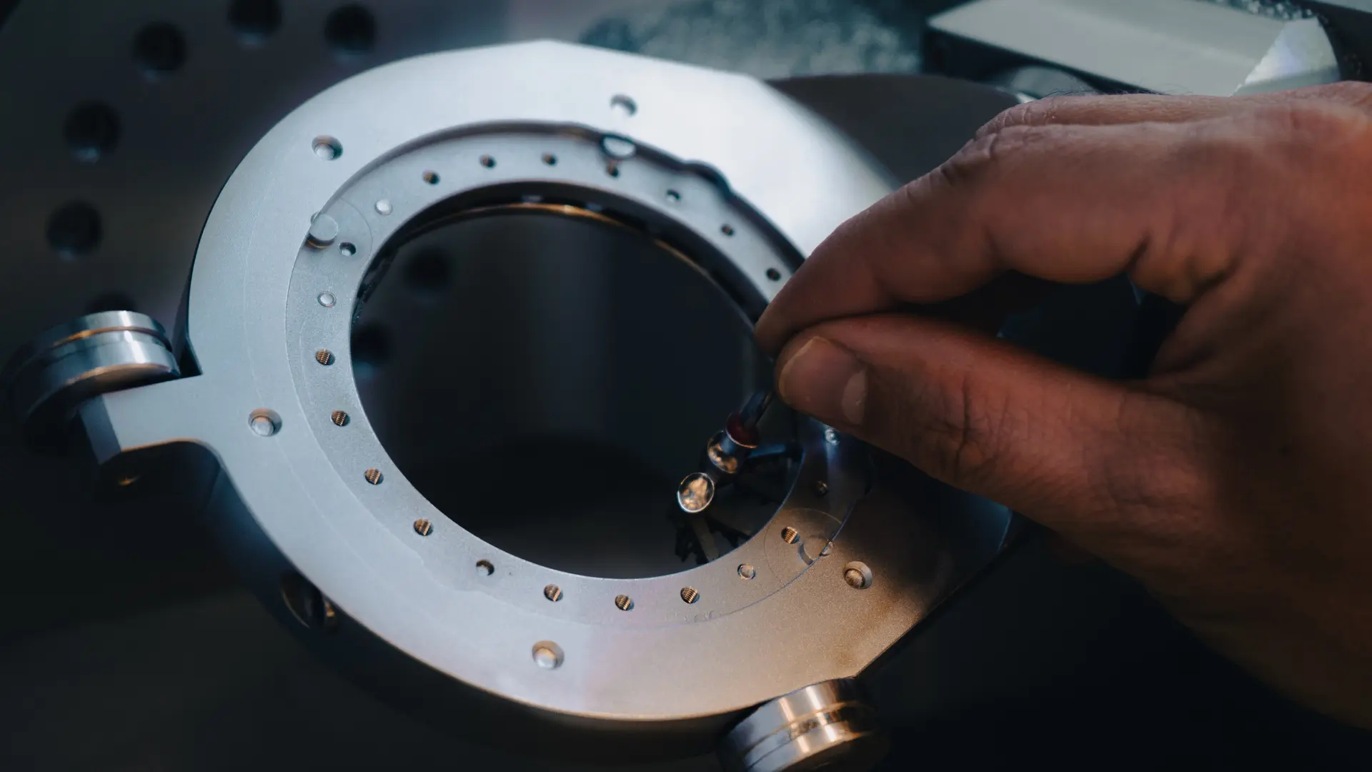 Ewert Zahntechnik finish: 3D-printed telescope components with re-milled cavities