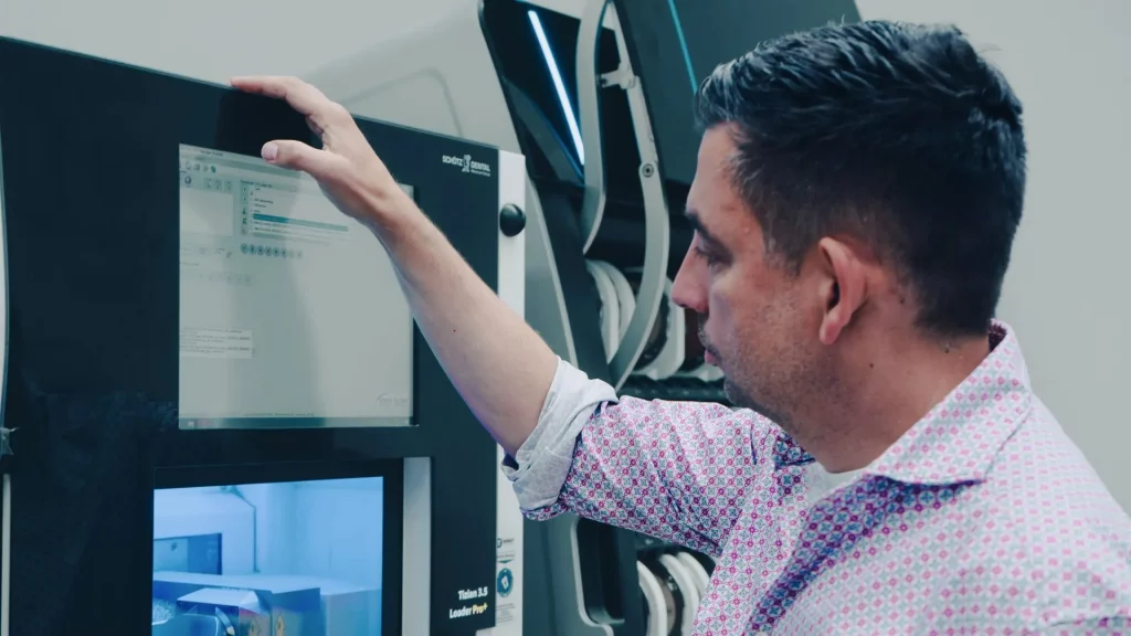Precise milling of the component in the Make&Mill fixture