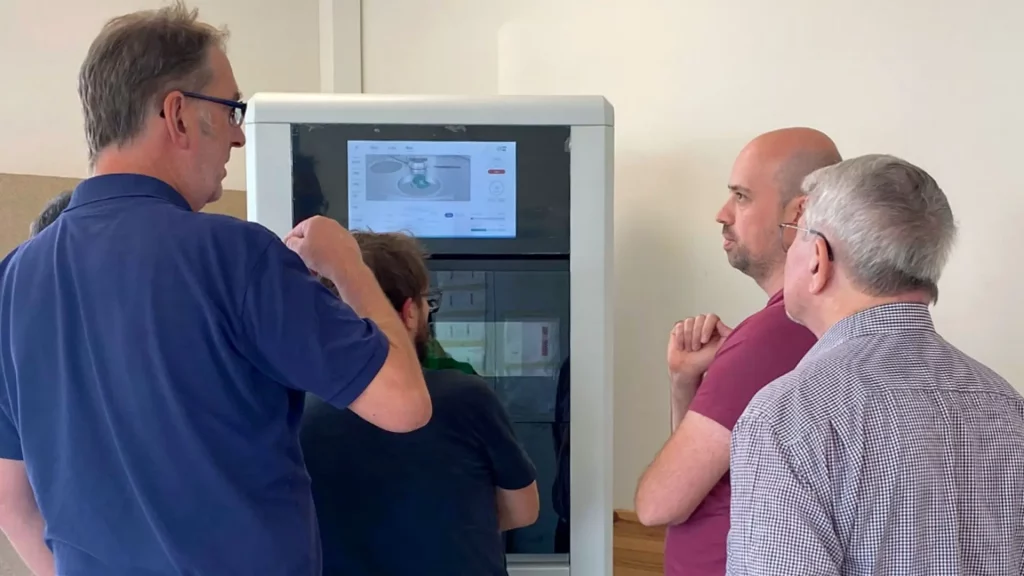 Sinterdays 2023 demonstrating professionals about the potential of laser melting and 3D printing in dentistry